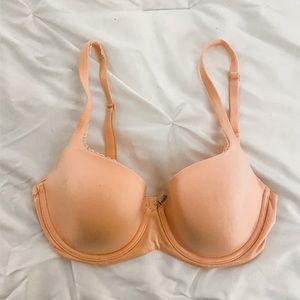 Victoria’s Secret Body By Victoria Lined Demi Bra